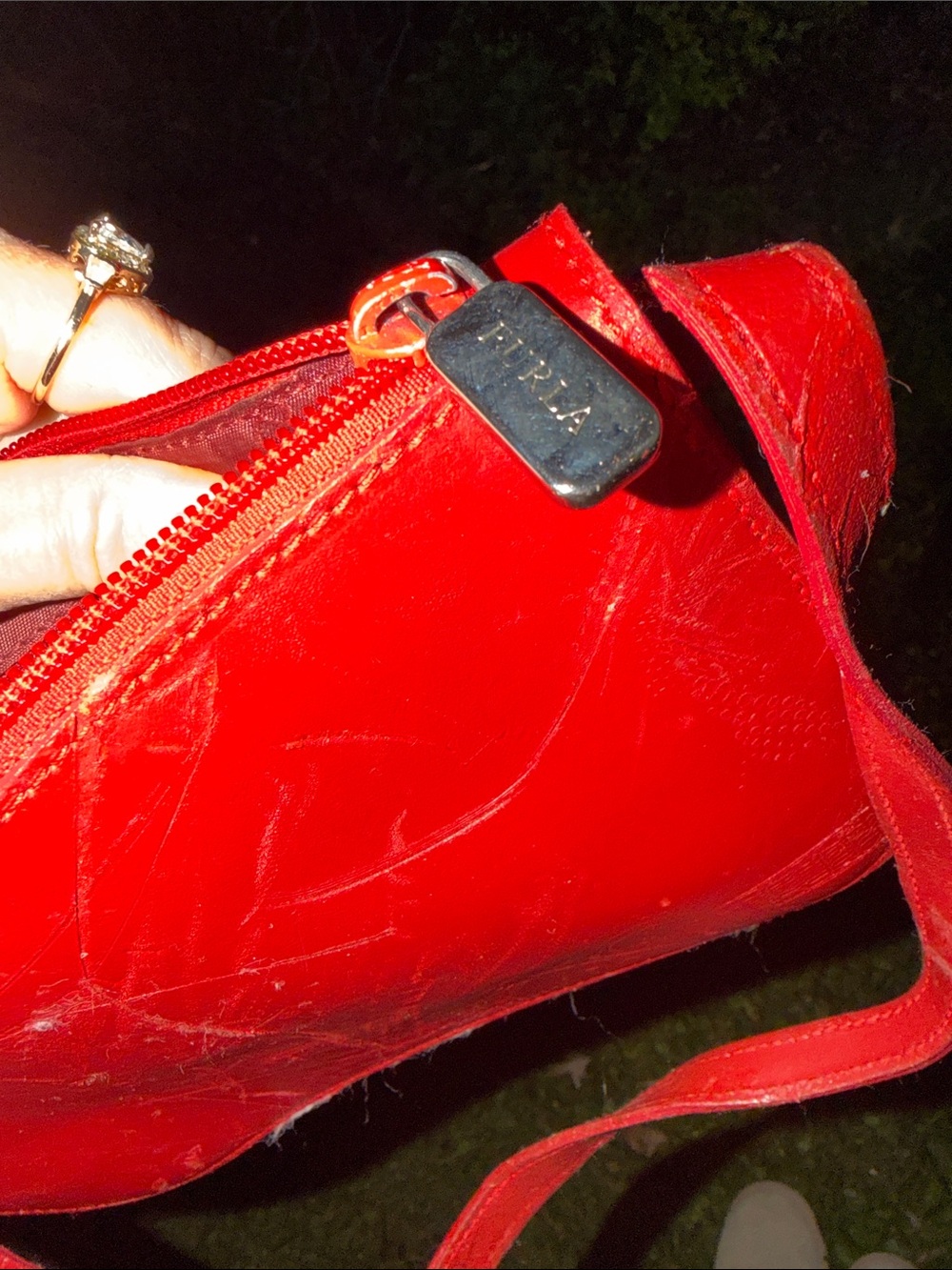 Furla Vintage ~Red Leather Wristlet Clutch ~ Needs love - Picture 4 of 4